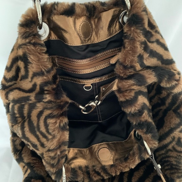 Beautiful B. Makowski faux fur purse. VGUC - Picture 2 of 4